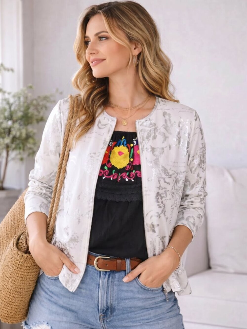 Ladies  Cream Floral Zip-Up Jacket  (LARGE)